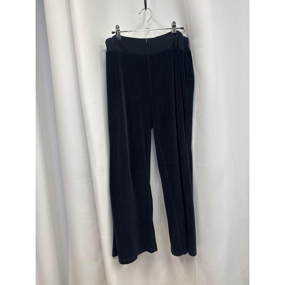 Joe boxer Sweatpants size XL small hole on back
rise-11
Waist-14
Inseam-28